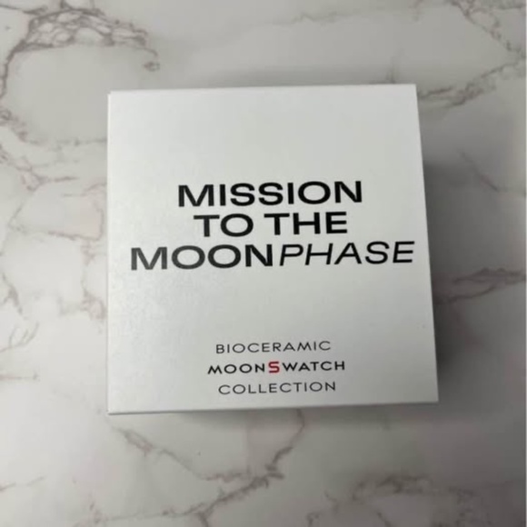 OMEGA x Swatch Mission to the Moonphase – Snoopy Edition (Full Set) - Picture 6 of 6